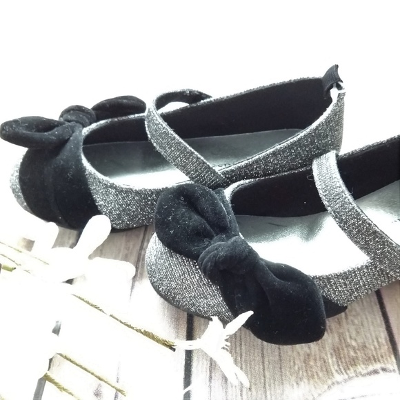 NWT Koala Kids Sparkly Silver & Black Shoes Sz 7 - Picture 2 of 3